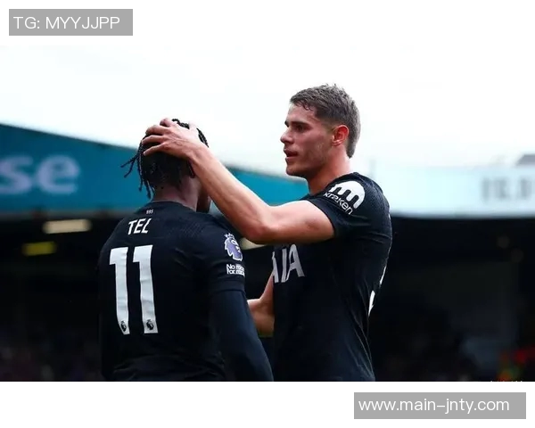 库杜斯赞扬特尔的坚持精神并强调进球对前锋自信心的重要性