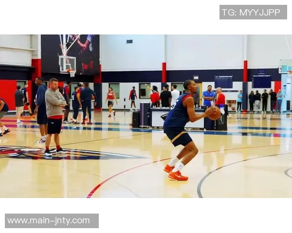 湖人季前赛首战对阵太阳詹姆斯斯玛特克莱伯阿杜因伤缺席引发关注